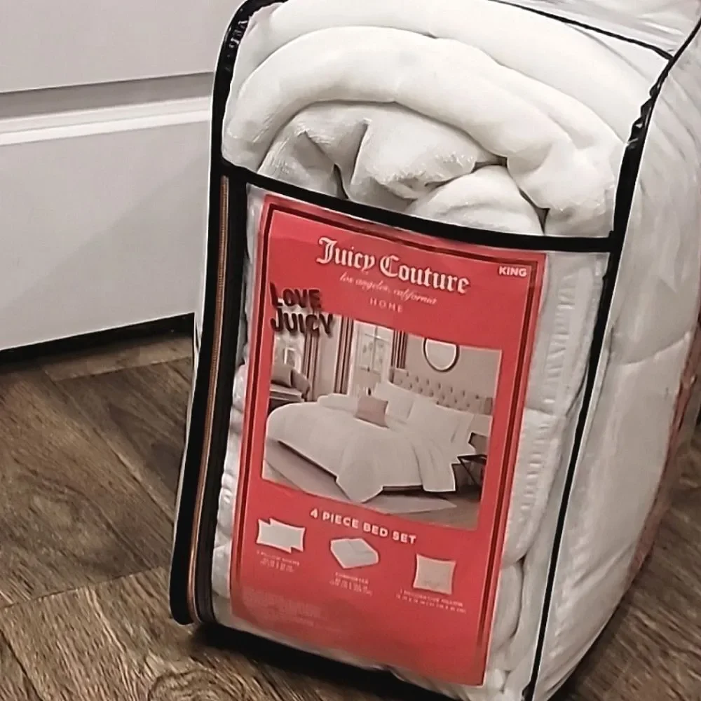 Juicy Couture Plush Velour 4-PC King Bed Set- White/Pink